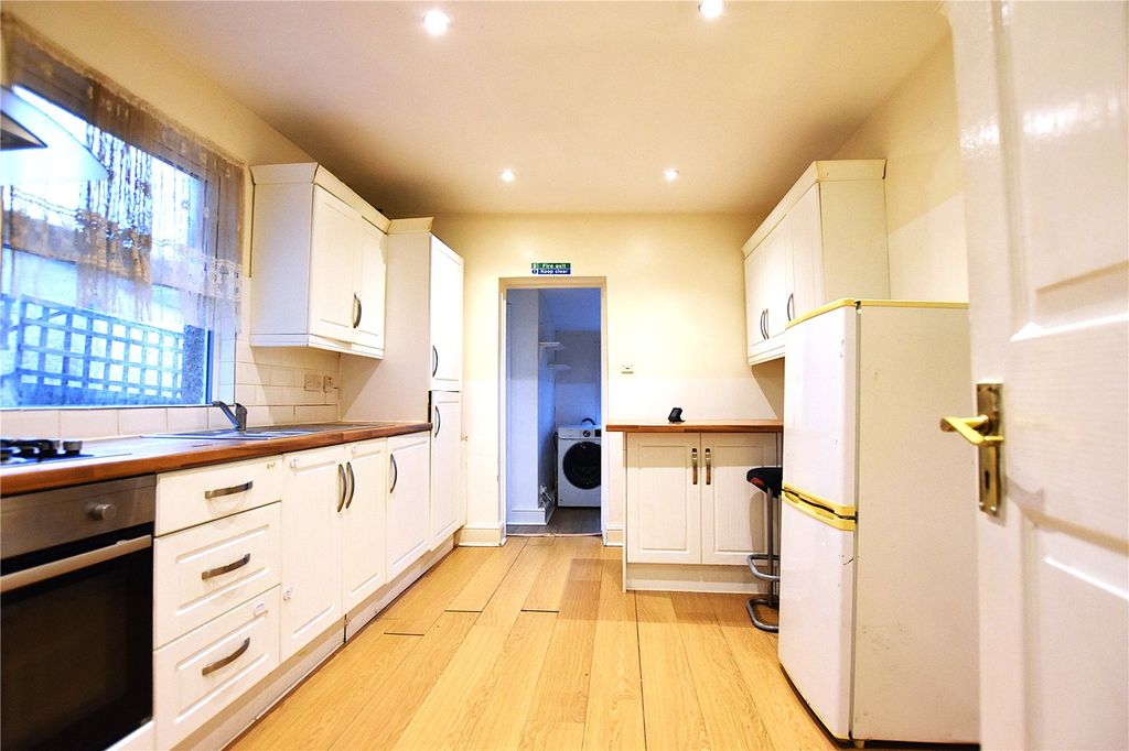 Property photo 2 of 23 Picture No. 04