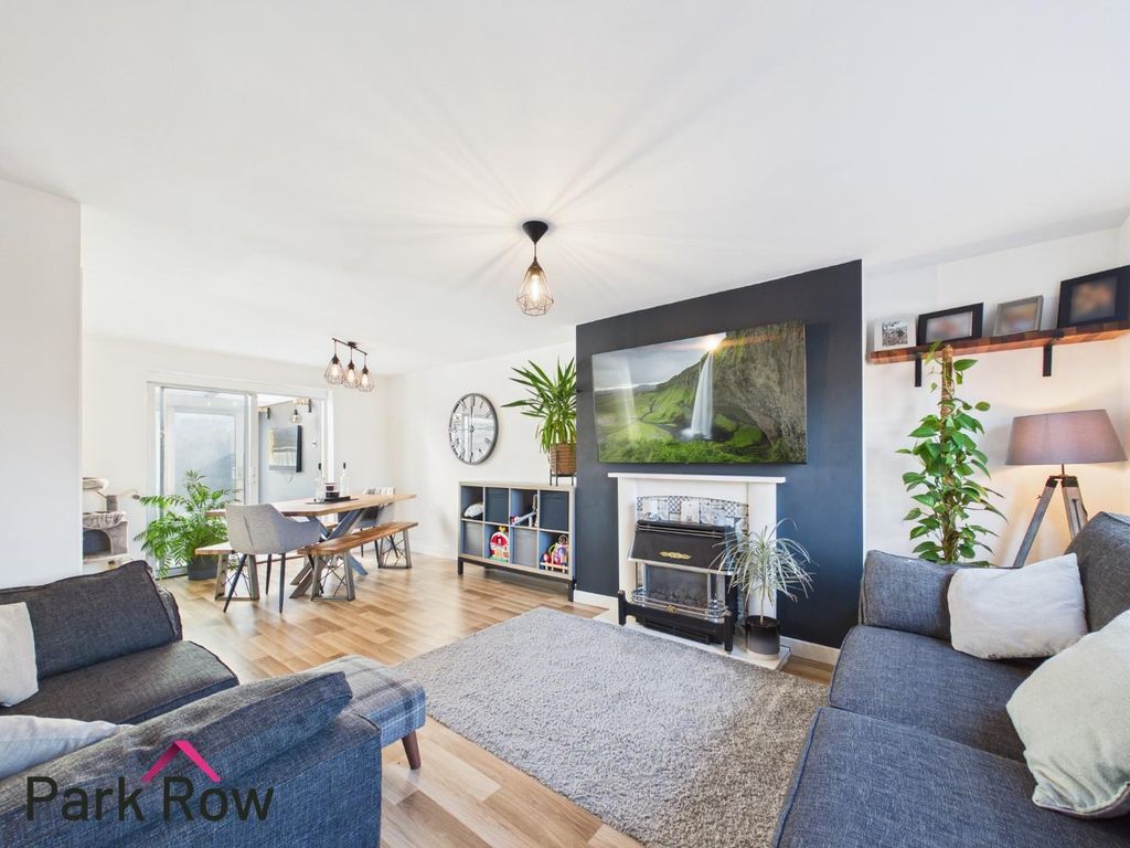 Property photo 2 of 26