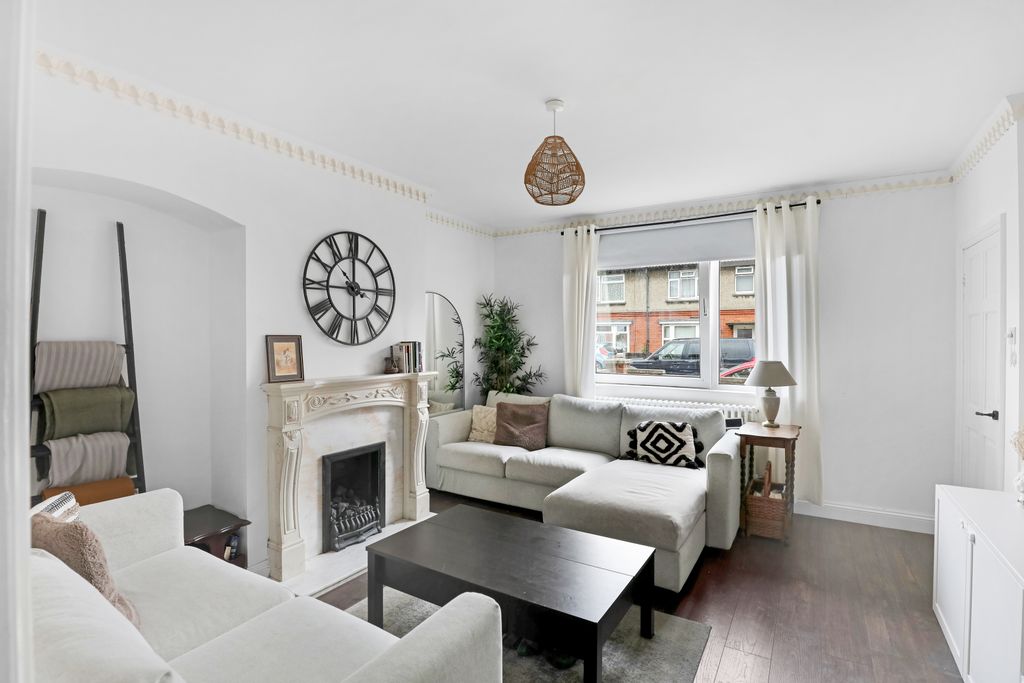 Property photo 3 of 17 Xx-6