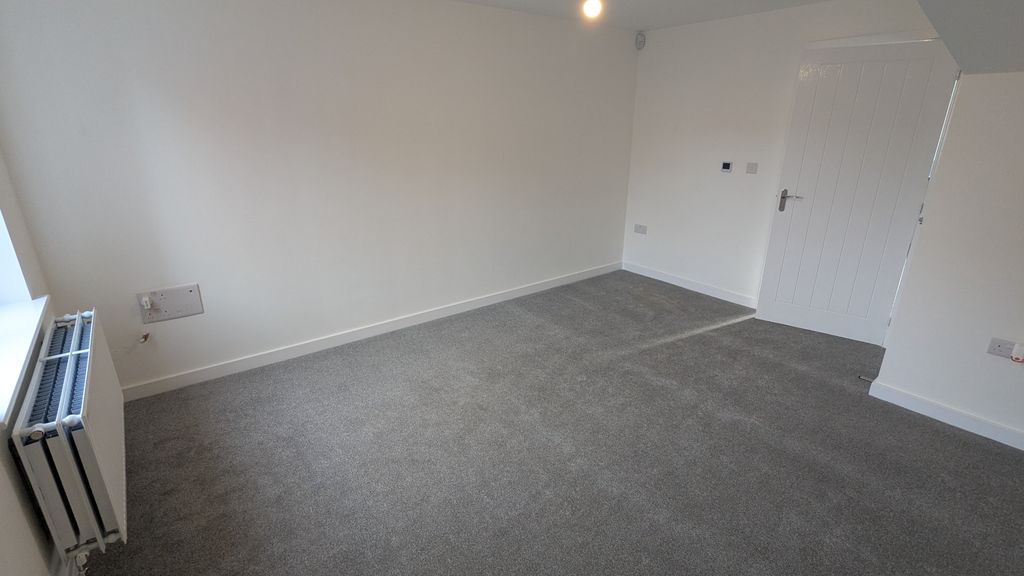 Property photo 3 of 12 Photo 2