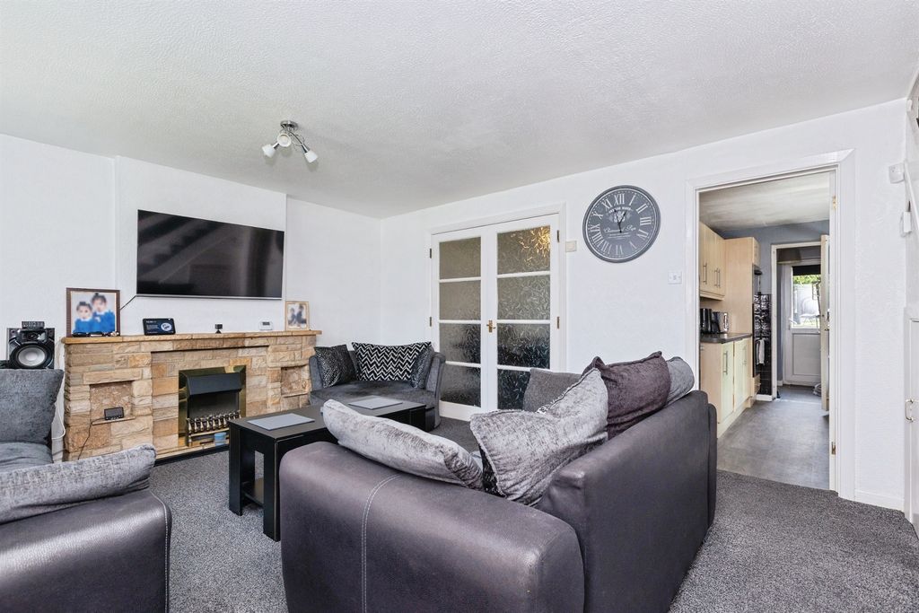 Property photo 2 of 19