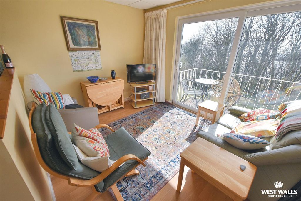 Property photo 2 of 15 2 (20).Jpg