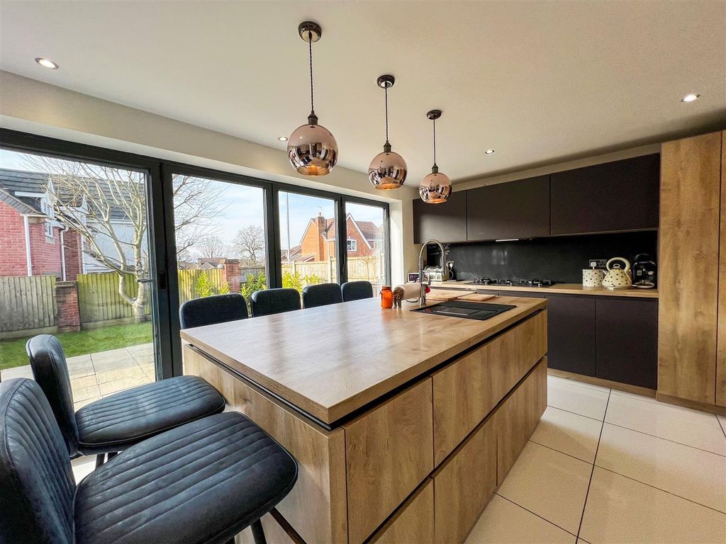 Property photo 3 of 23