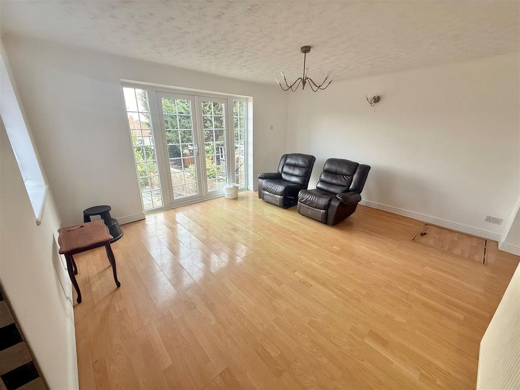 Property photo 3 of 11 Open Plan Dining Area