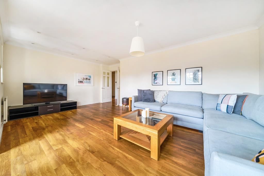 Property photo 2 of 20 Living Room