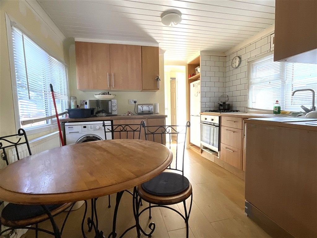 Property photo 3 of 12 Kitchen