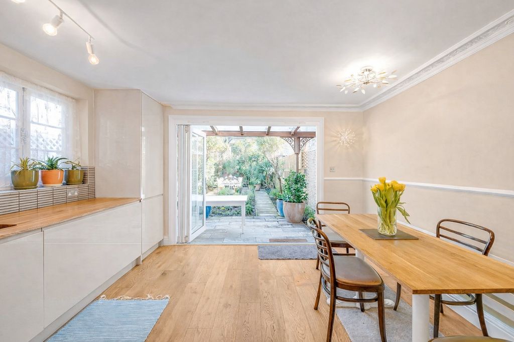 Property photo 2 of 18 Picture No. 22