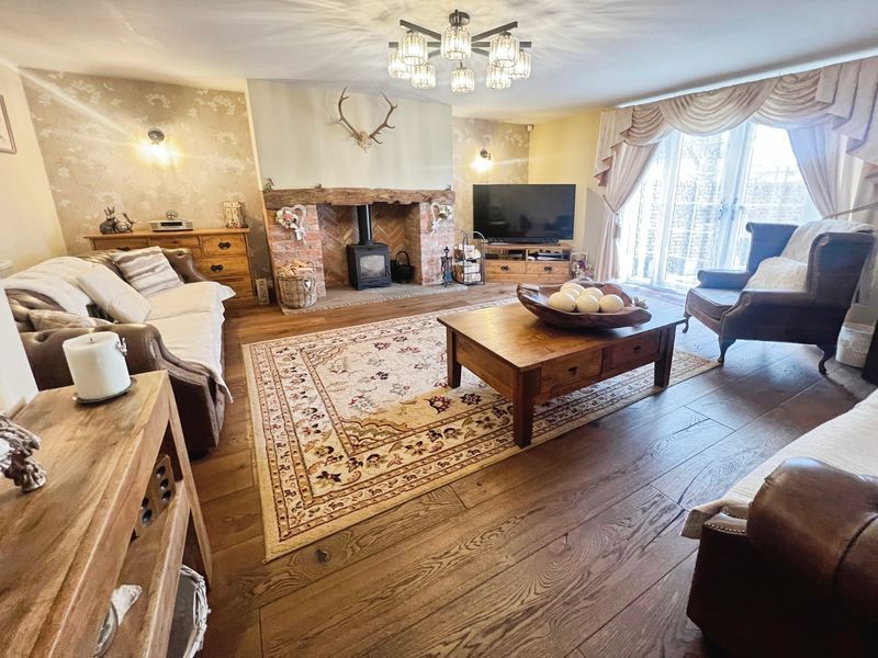 Property photo 2 of 22 Living Room