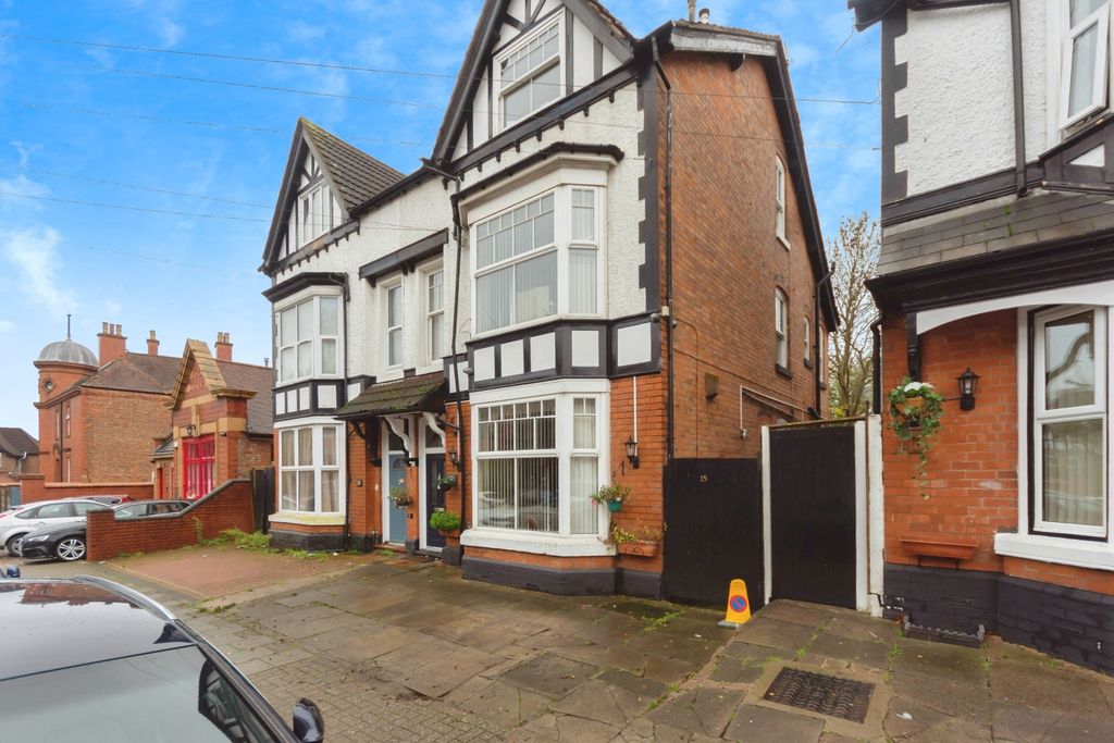 Property photo 2 of 17 Photo