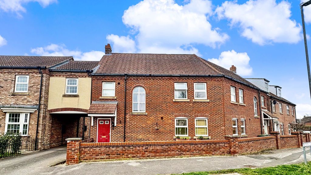 Property photo 1 of 16 Photo 3