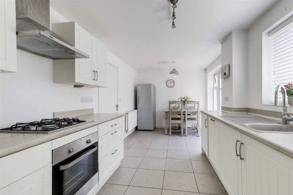 Property photo 3 of 23