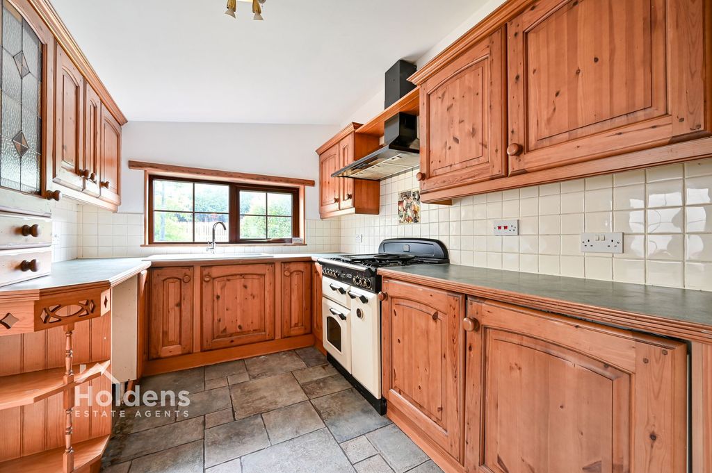 Property photo 3 of 18