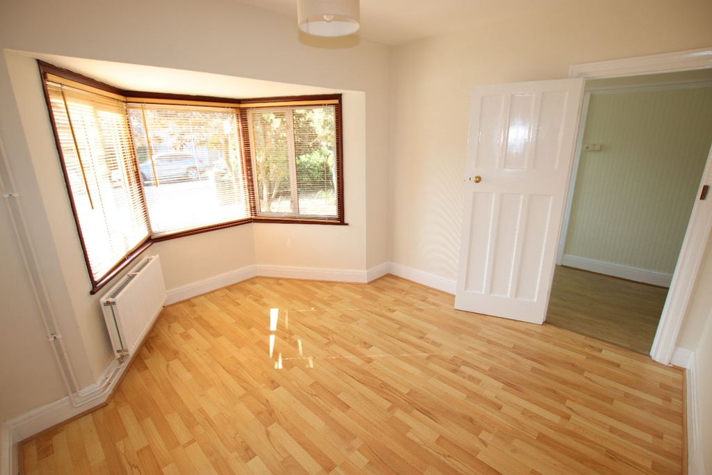 Property photo 3 of 21 Gallery