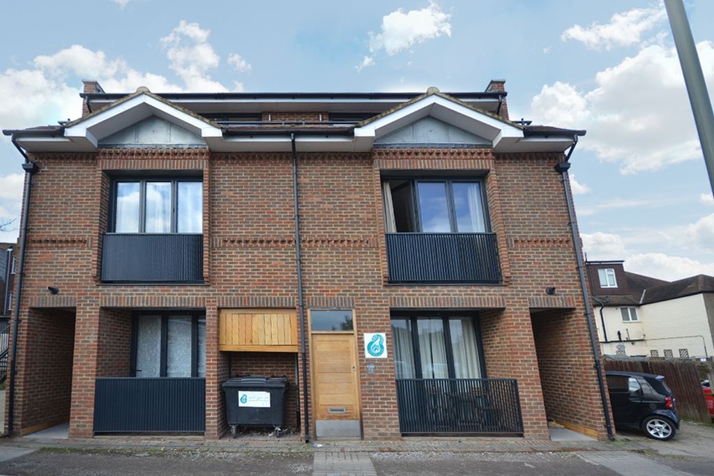Property photo 1 of 9 External