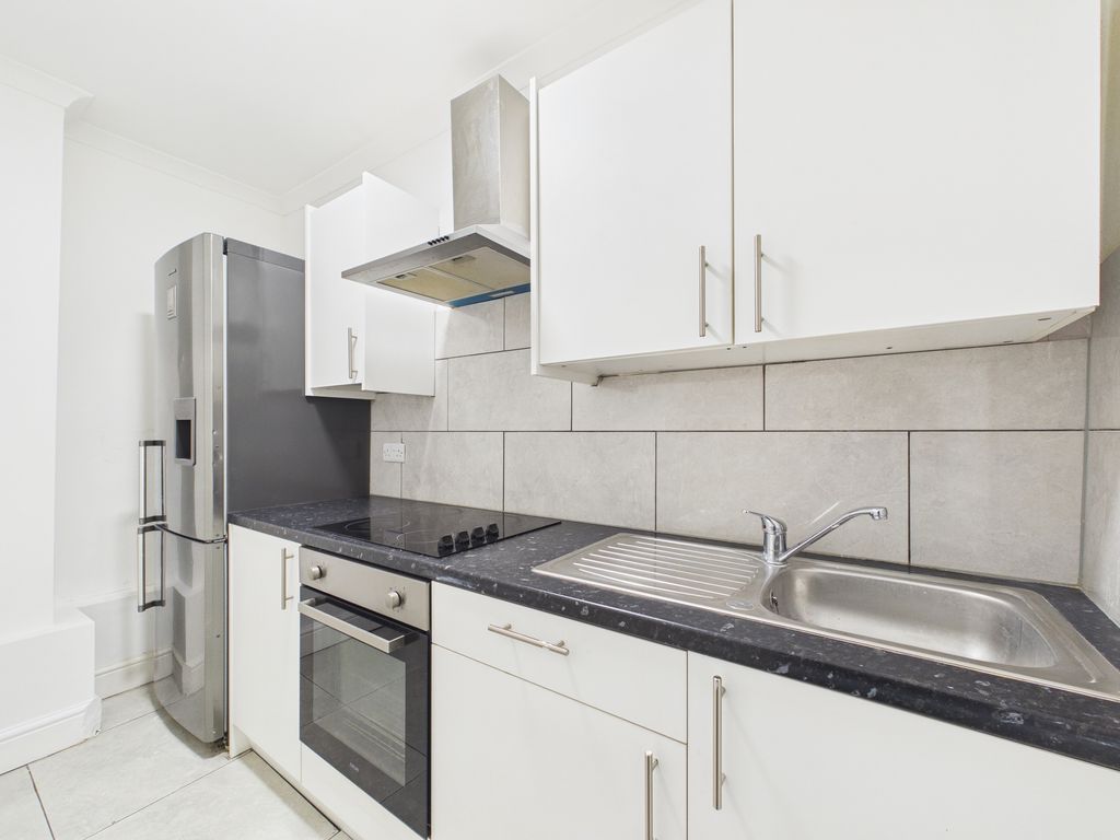 Property photo 2 of 7 Cam04693G0-Pr0102-Still008