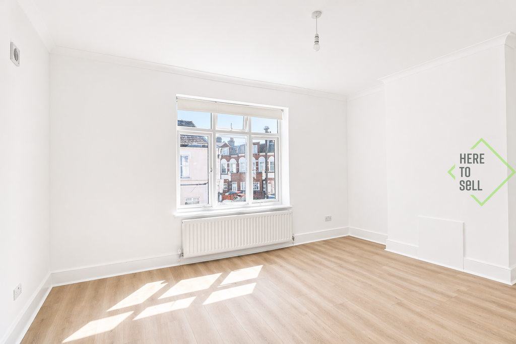 Property photo 3 of 11 Russell Road N13-Reception1