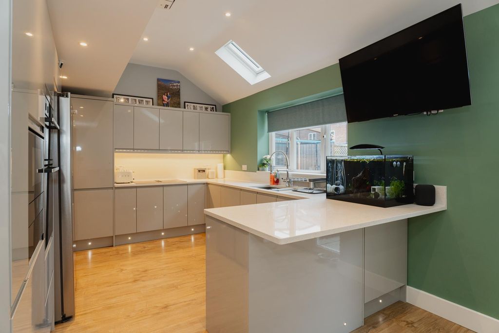 Property photo 2 of 20 Rightmove 2.Jpg