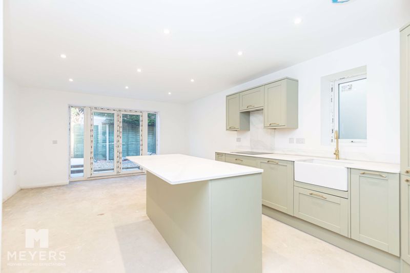 Property photo 2 of 17 Photo 8