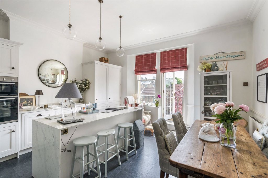 Property photo 1 of 15 Kitchen/Dining Room