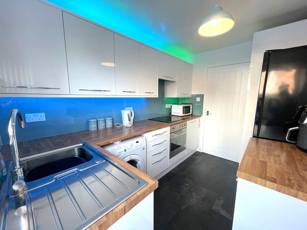 Property photo 3 of 13 Photograph 3