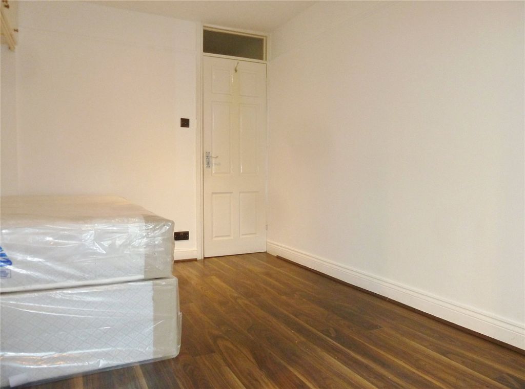 Property photo 3 of 4 Picture No. 04