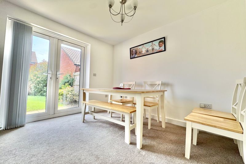 Property photo 3 of 17 Dining Area