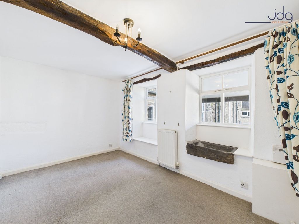 Property photo 3 of 6 Bedroom