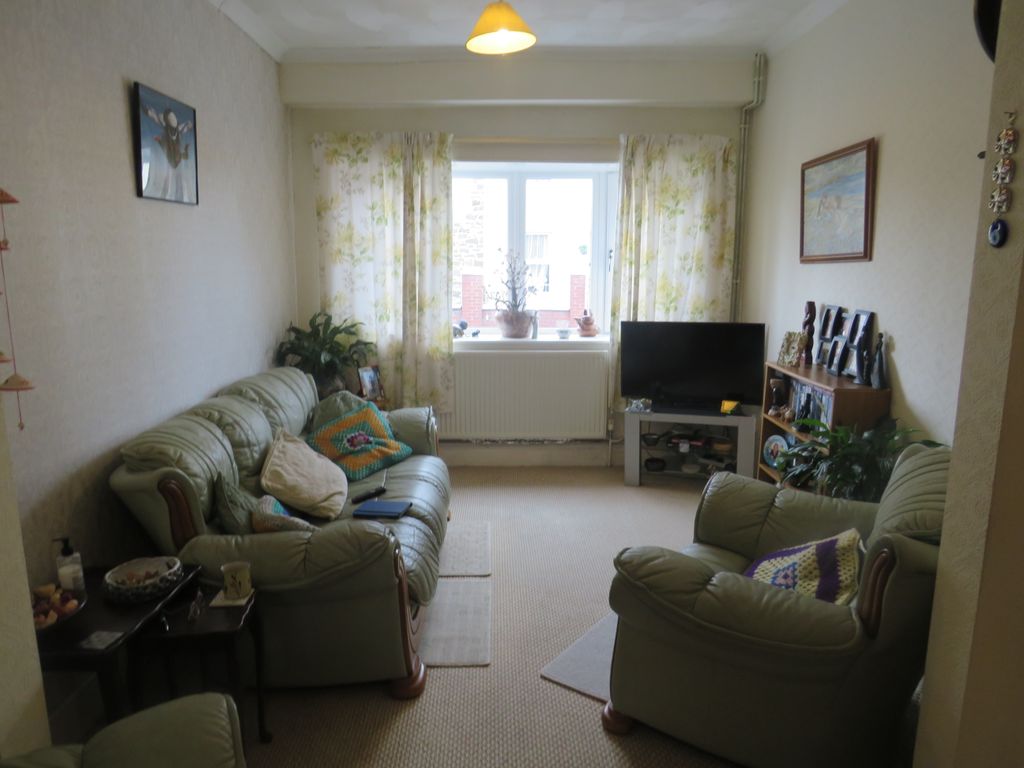 Property photo 3 of 32