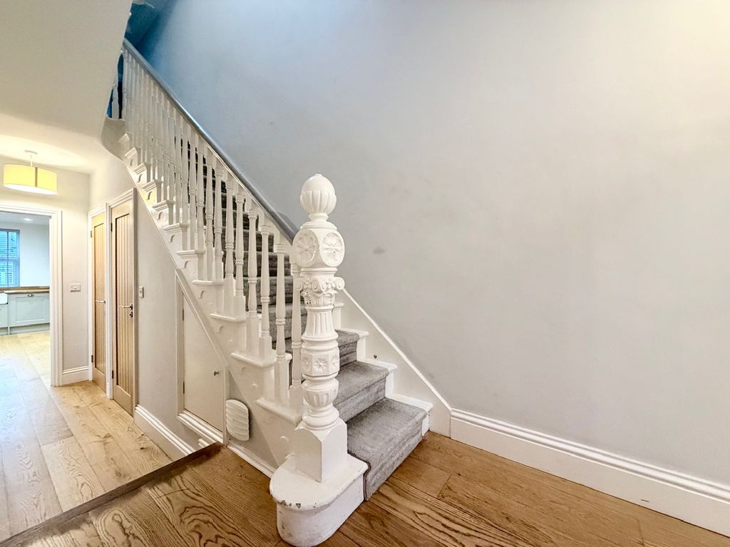 Property photo 3 of 17 Img_0744