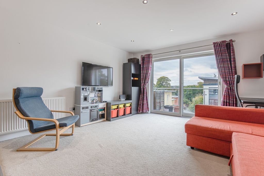 Property photo 3 of 17