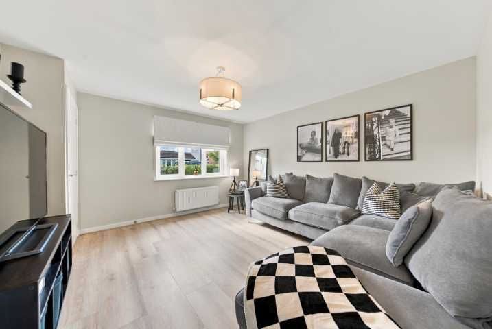 Property photo 2 of 23