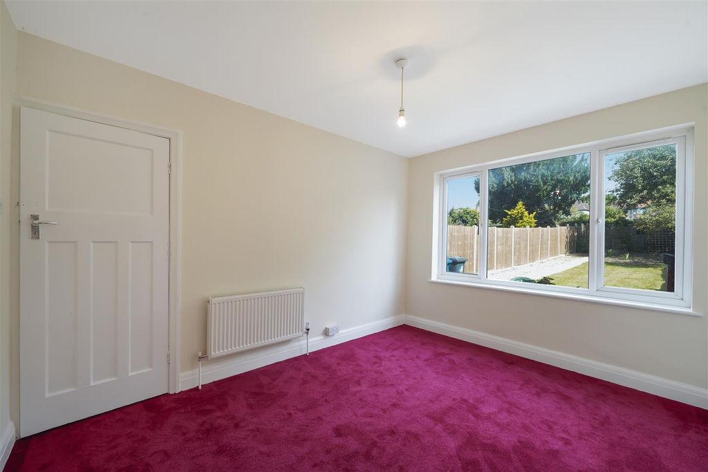 Property photo 3 of 12 41 Cambridge Avenue - Ag0Mwpprabxs6W39Mydl.Jpg