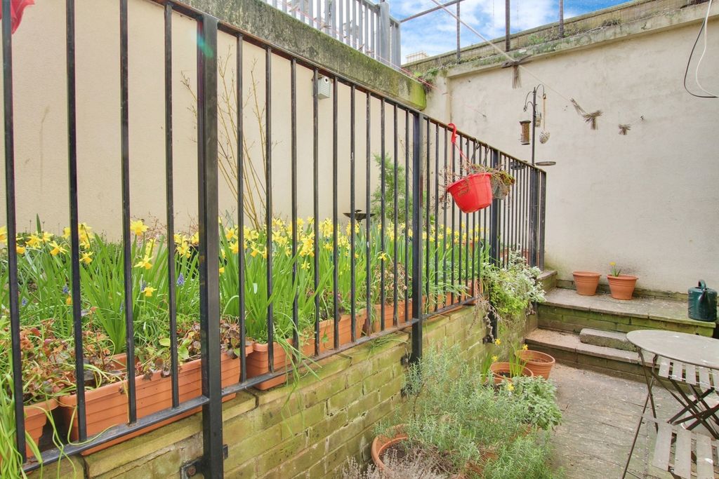 Property photo 2 of 10 Photo