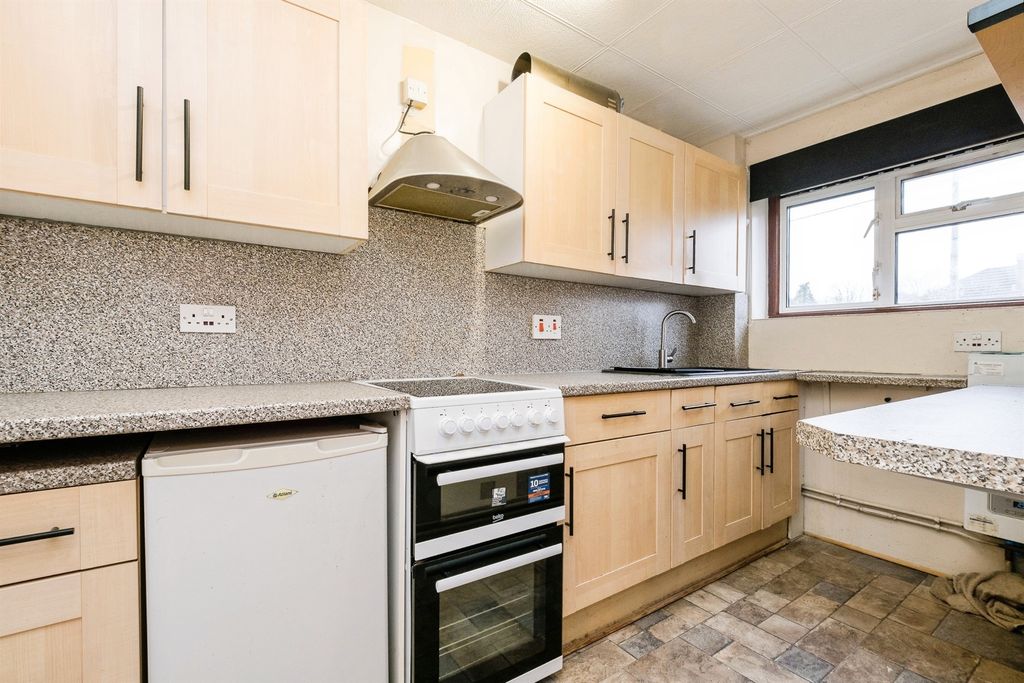 Property photo 3 of 11