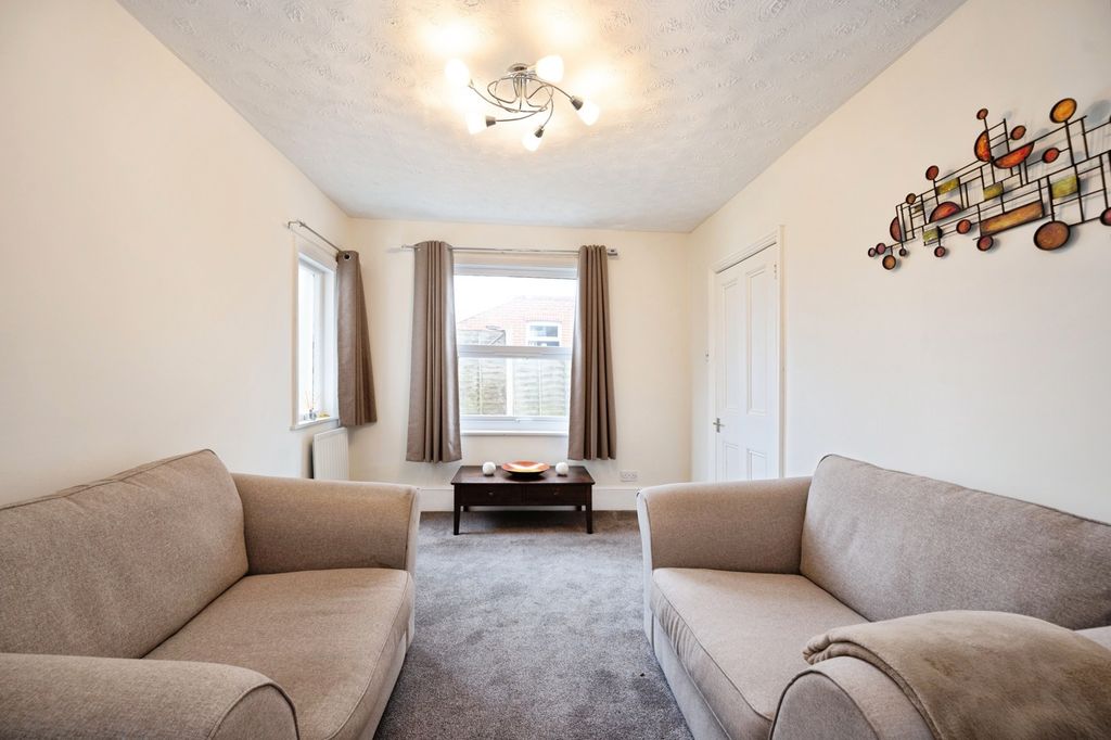 Property photo 3 of 16 Pbox-Img.Jpg