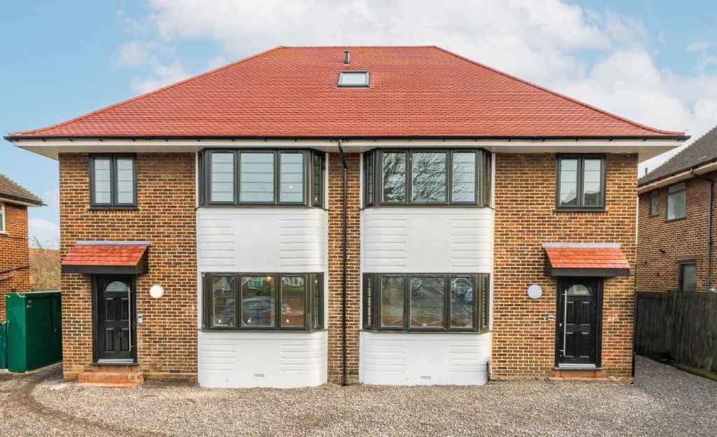 Property photo 1 of 5