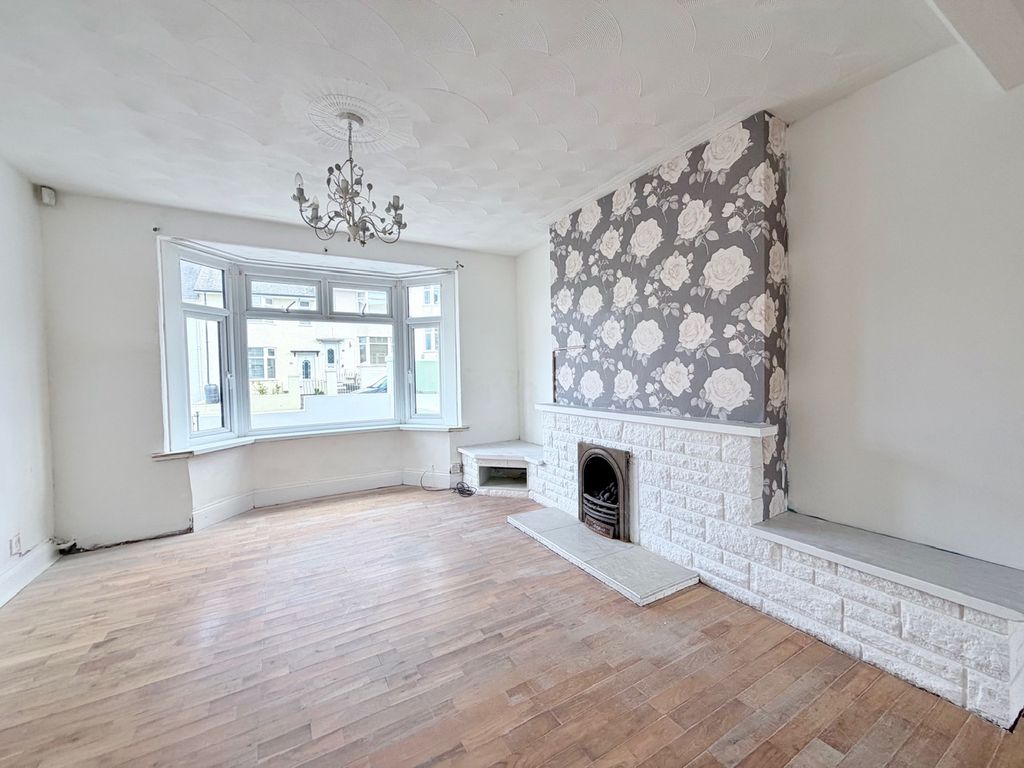 Property photo 2 of 10 Lounge Area