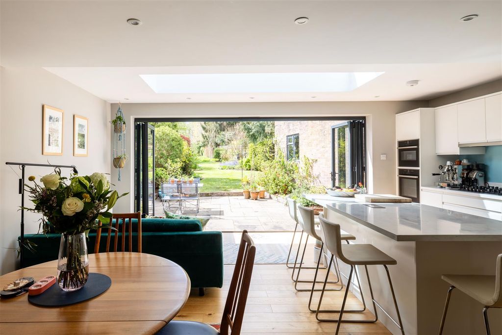 Property photo 2 of 22 26 Oathall Avenue-16.Jpg