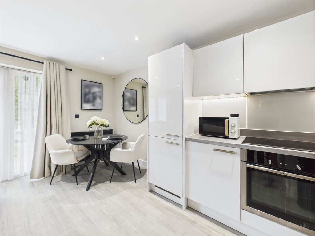 Property photo 3 of 13 Cam02119G0-Pr0432-Still016