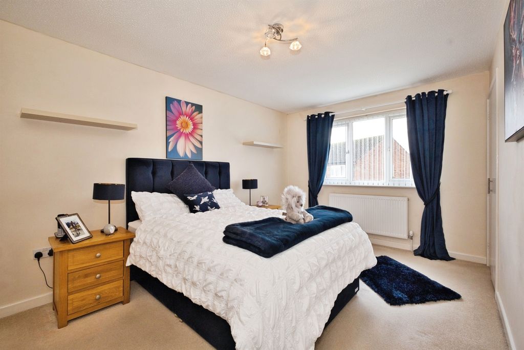 Property photo 3 of 17