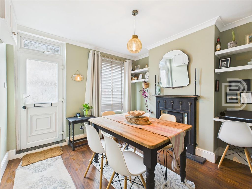 Property photo 3 of 19 Cam05587G0-Pr0086-Still008.Jpg