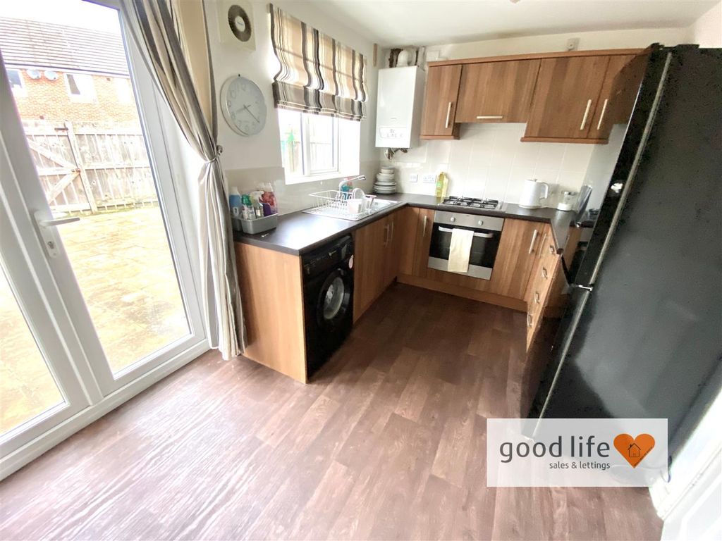 Property photo 3 of 13 20251103_123258350_Ios10Oswaldterrace.Jpg