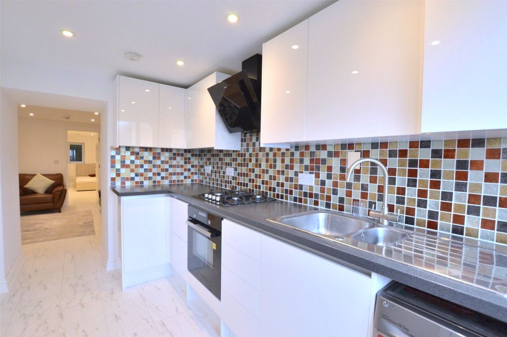 Property photo 1 of 9 Kitchen