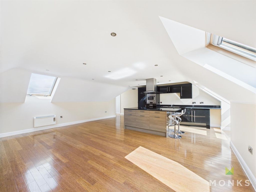 Property photo 3 of 12 Cam01520G0-Pr0212-Still001.Jpg