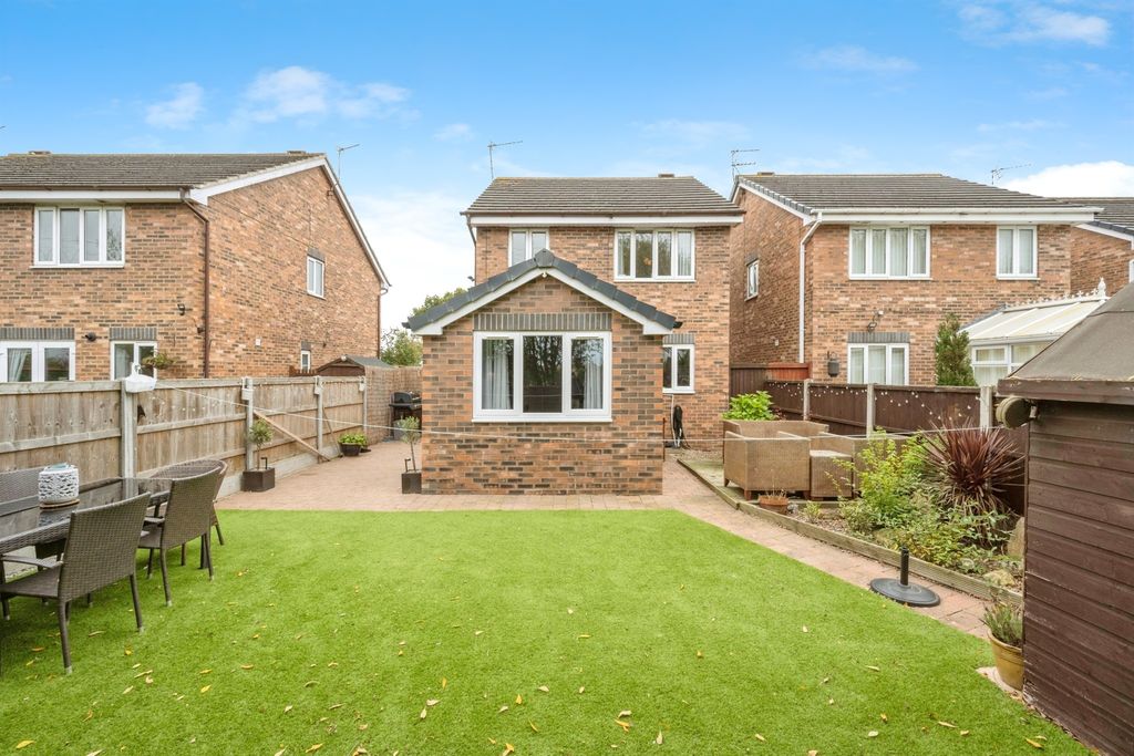 Property photo 2 of 13