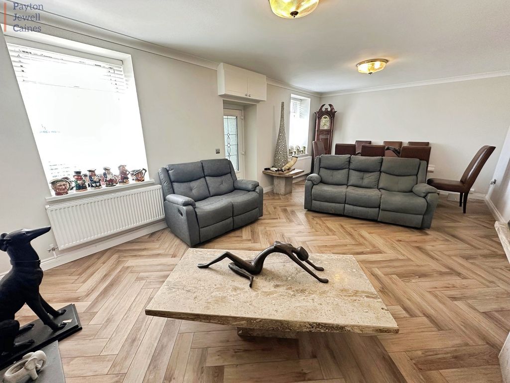 Property photo 3 of 12 Not Specified