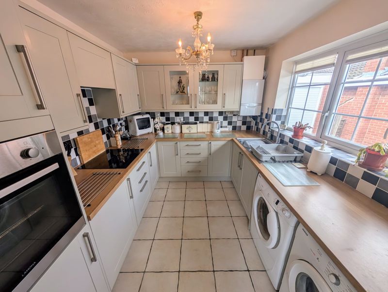 Property photo 2 of 11 Photo 9