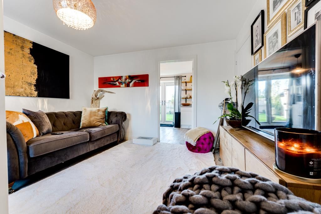 Property photo 3 of 25 9 Thornton Avenue, Barton Seagrave-9.Jpg