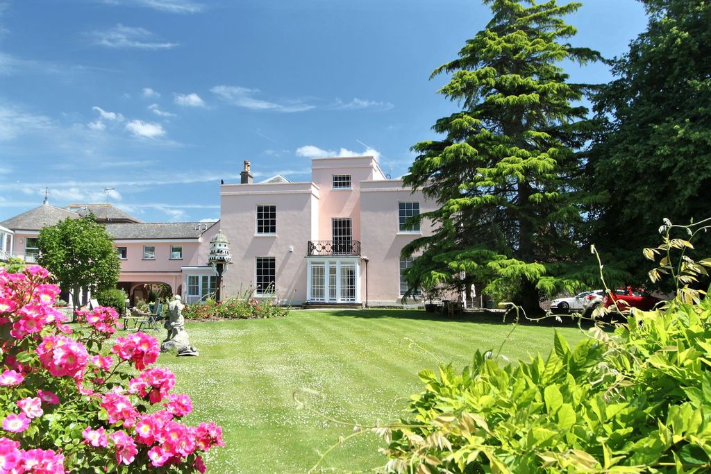 Property photo 2 of 12