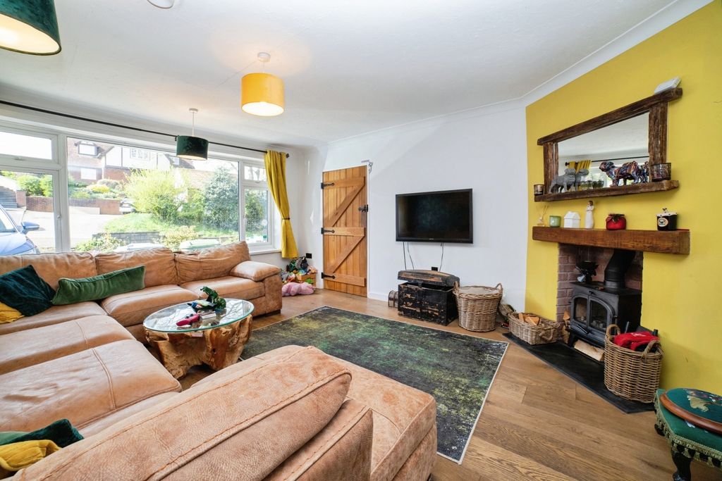 Property photo 2 of 27 Lounge